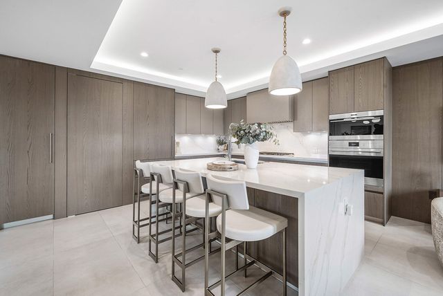 475 E ROYAL PALM Road 306, Boca Raton, FL 33432