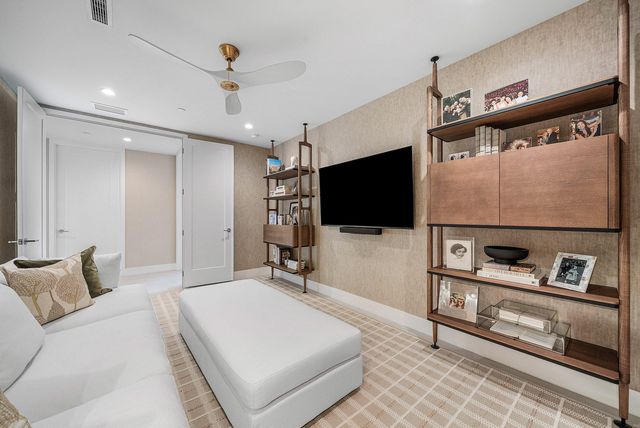 475 E ROYAL PALM Road 306, Boca Raton, FL 33432