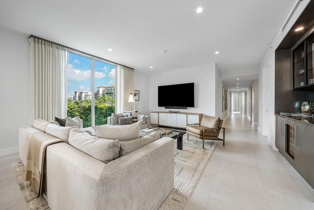 475 E ROYAL PALM Road 306, Boca Raton, FL 33432