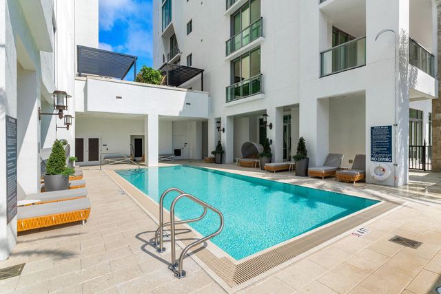 475 E ROYAL PALM Road 306, Boca Raton, FL 33432