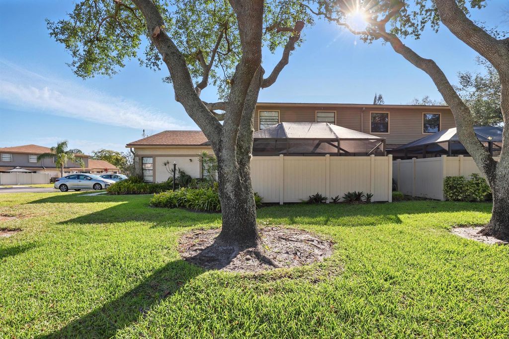 4491 Willow Pond Road Apt B, West Palm Beach, FL 33417
