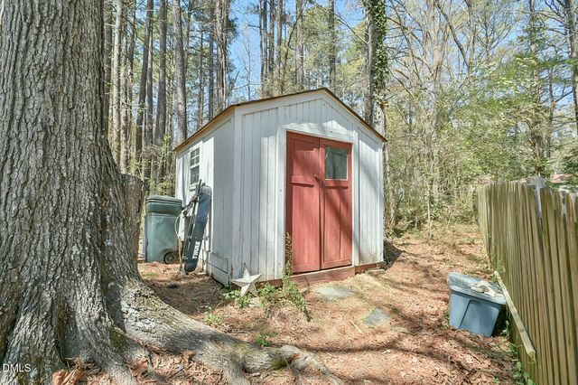 1423 Indian Camp Road, Chapel Hill, NC 27516