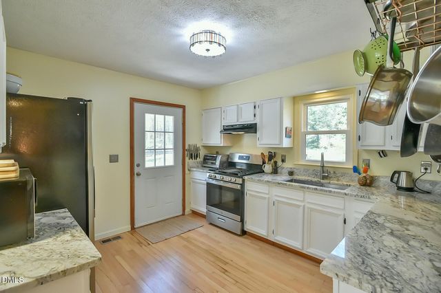 1423 Indian Camp Road, Chapel Hill, NC 27516