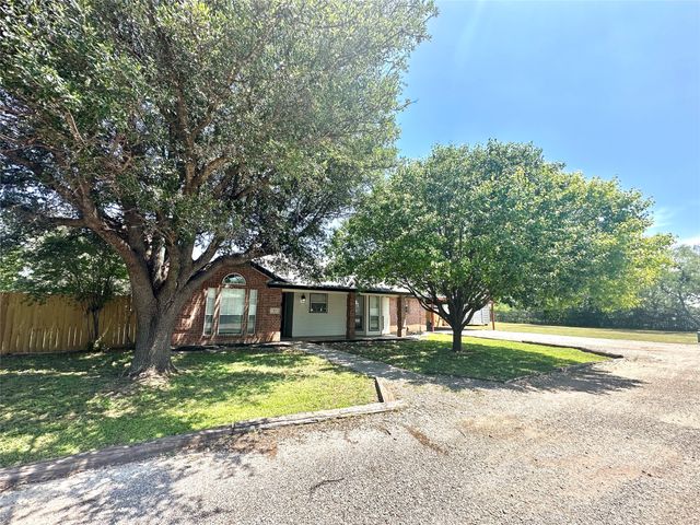 717 Groves Road, Tuscola, TX 79562