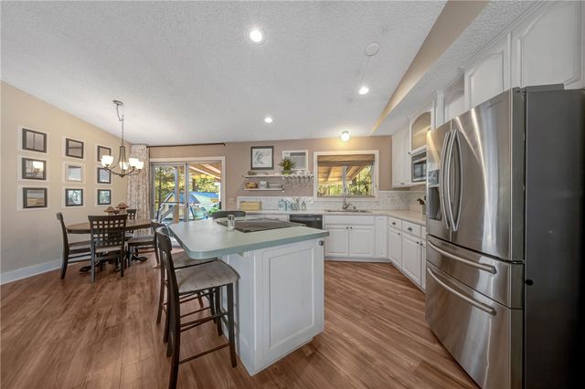 16675 Mountain View Drive, Cobb, CA 95426