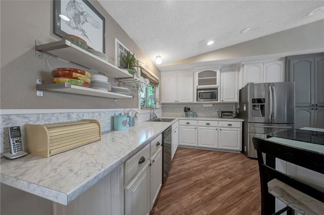 16675 Mountain View Drive, Cobb, CA 95426