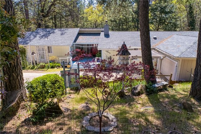 16675 Mountain View Drive, Cobb, CA 95426