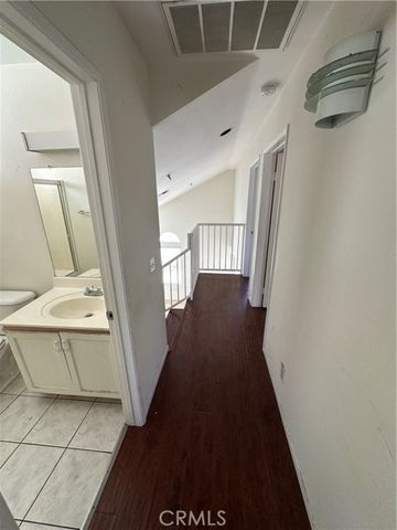 21041 Gault C, Canoga Park (los Angeles), CA 91303