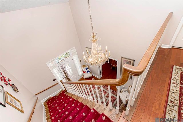 12111 N Lake Sherwood Ave, Baton Rouge, LA 70816