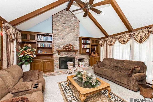 12111 N Lake Sherwood Ave, Baton Rouge, LA 70816