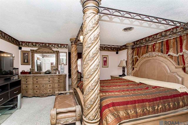 12111 N Lake Sherwood Ave, Baton Rouge, LA 70816