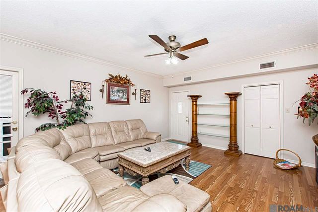 12111 N Lake Sherwood Ave, Baton Rouge, LA 70816