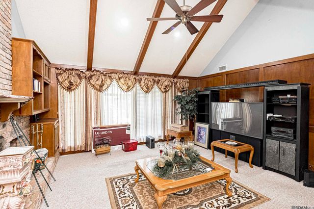 12111 N Lake Sherwood Ave, Baton Rouge, LA 70816