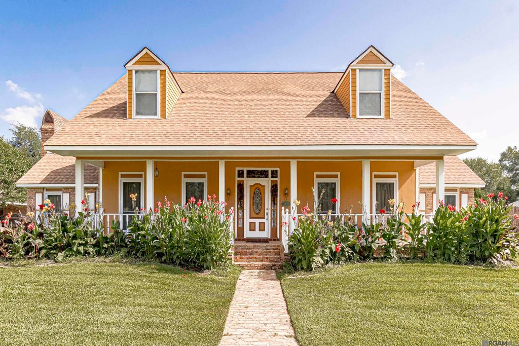 12111 N Lake Sherwood Ave, Baton Rouge, LA 70816