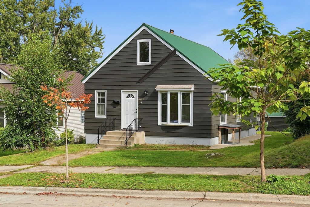 3746 Russell Avenue N, Minneapolis, MN 55412