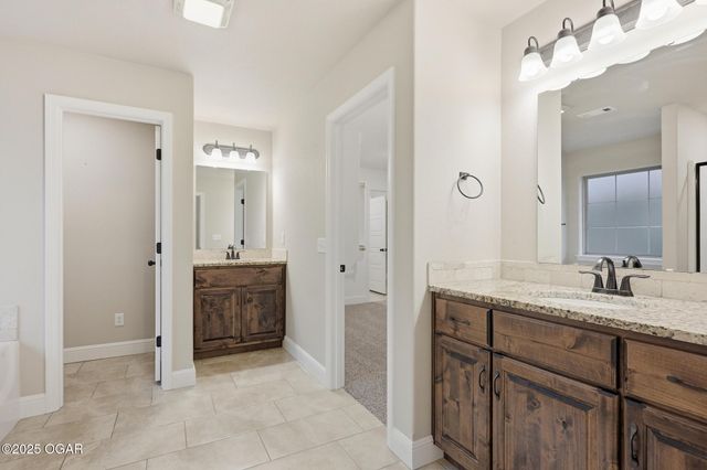 2020 Addis Peace Lane, Joplin, MO 64804