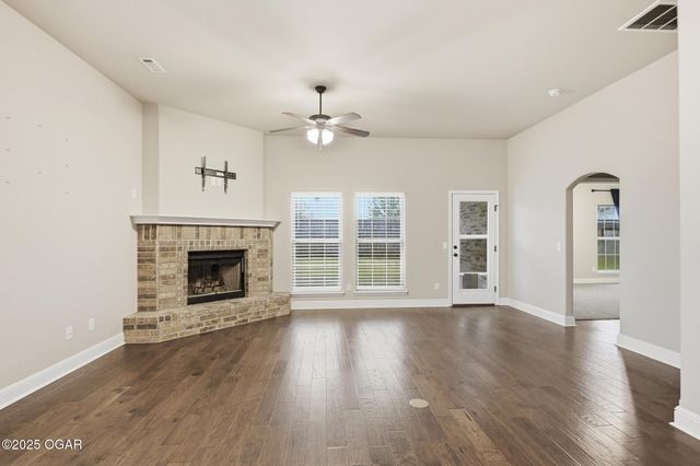 2020 Addis Peace Lane, Joplin, MO 64804