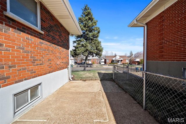 4718 Heege Road, St Louis, MO 63123