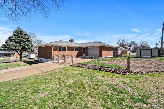 4718 Heege Road, St Louis, MO 63123