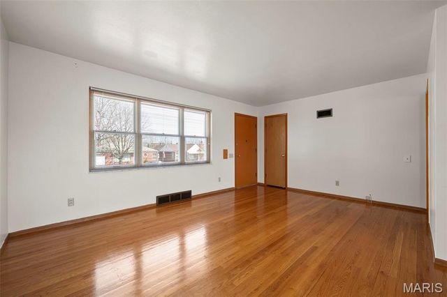 4718 Heege Road, St Louis, MO 63123