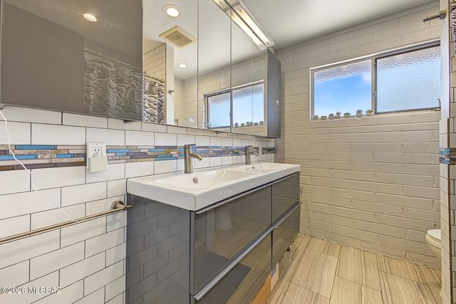 537 N Stewart Avenue, Tucson, AZ 85716