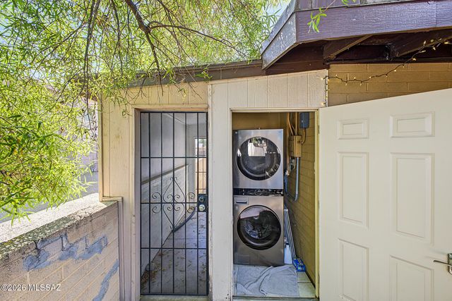 537 N Stewart Avenue, Tucson, AZ 85716