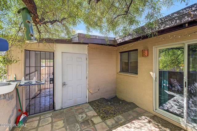 537 N Stewart Avenue, Tucson, AZ 85716