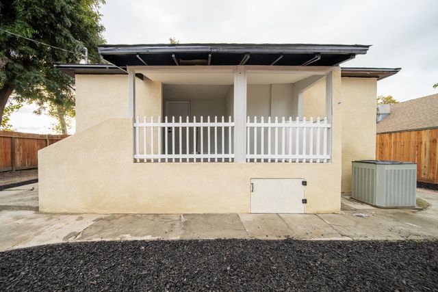 3060 7th St, Ceres, CA 95307