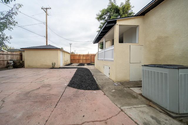 3060 7th St, Ceres, CA 95307