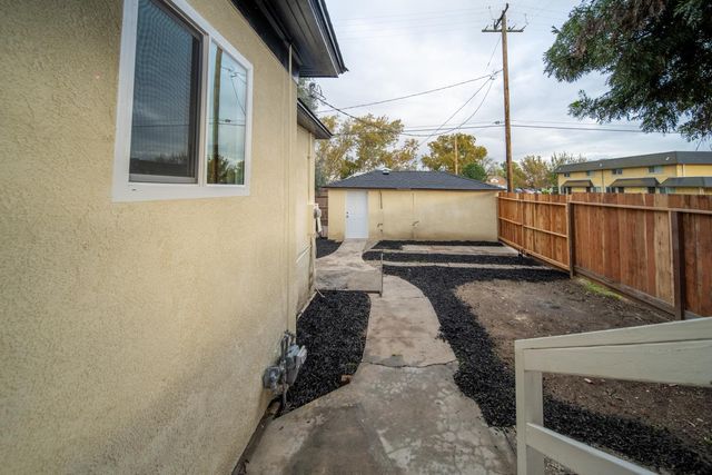 3060 7th St, Ceres, CA 95307