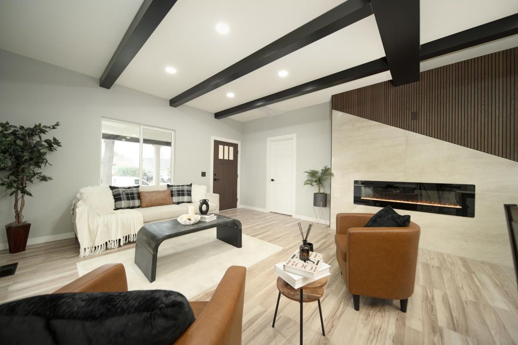 3060 7th St, Ceres, CA 95307