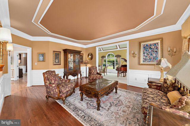 75 WOODSIDE DR, Easton, PA 18042
