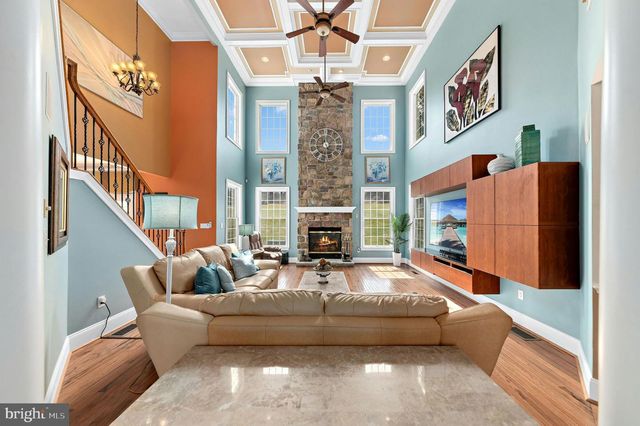 75 WOODSIDE DR, Easton, PA 18042