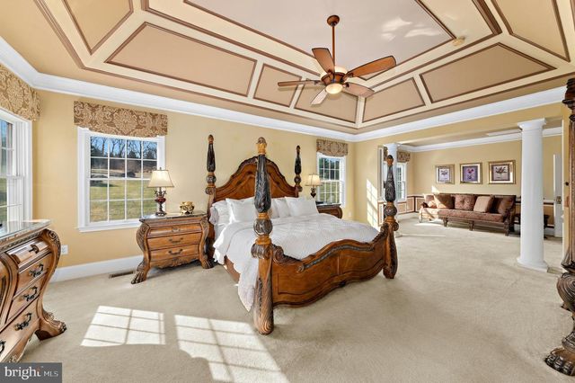 75 WOODSIDE DR, Easton, PA 18042