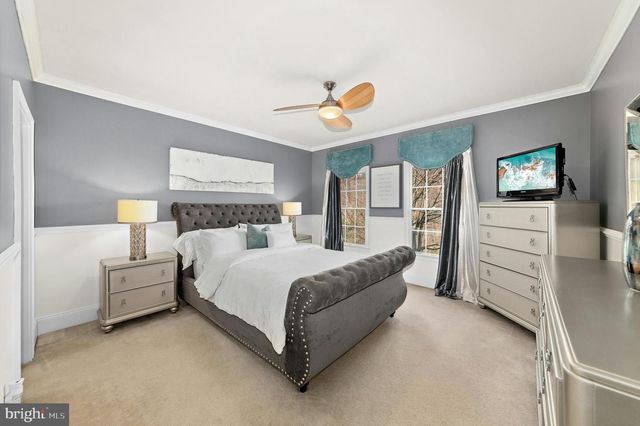 75 WOODSIDE DR, Easton, PA 18042