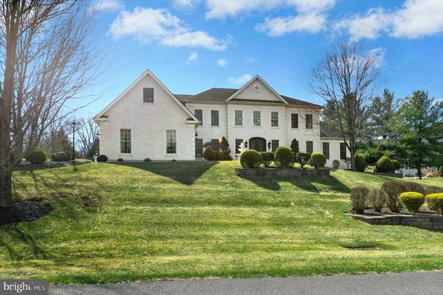 75 WOODSIDE DR, Easton, PA 18042