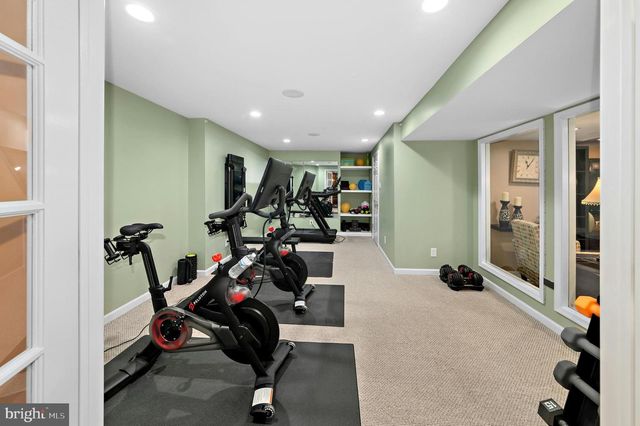 75 WOODSIDE DR, Easton, PA 18042