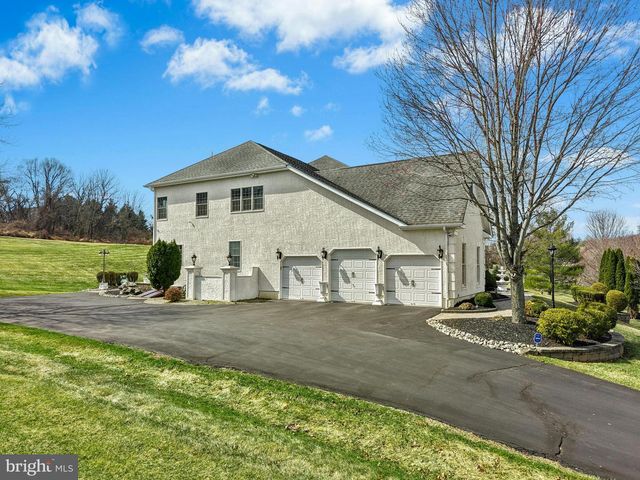 75 WOODSIDE DR, Easton, PA 18042
