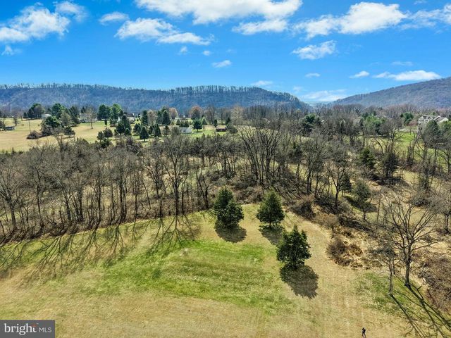 75 WOODSIDE DR, Easton, PA 18042