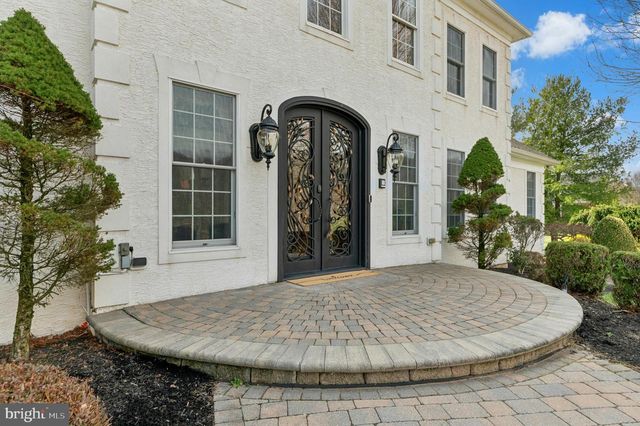 75 WOODSIDE DR, Easton, PA 18042