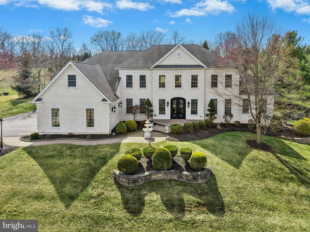 75 WOODSIDE DR, Easton, PA 18042