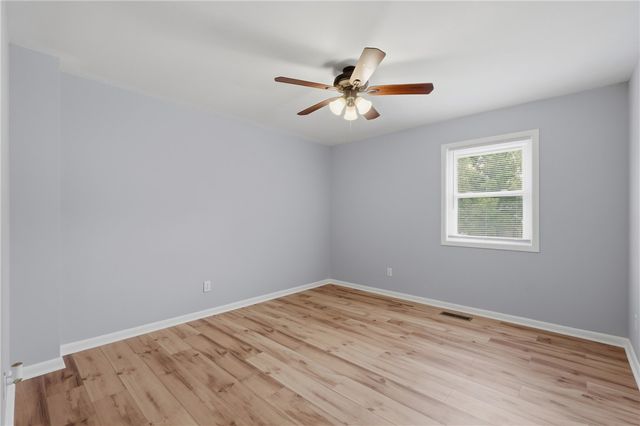 1902 W Granite Street, Siloam Springs, AR 72761