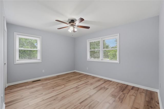 1902 W Granite Street, Siloam Springs, AR 72761