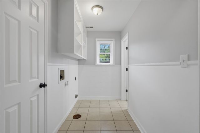 1902 W Granite Street, Siloam Springs, AR 72761
