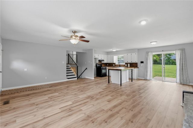 1902 W Granite Street, Siloam Springs, AR 72761