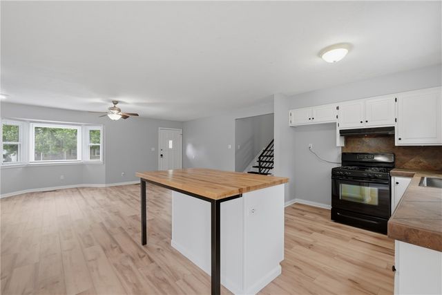 1902 W Granite Street, Siloam Springs, AR 72761