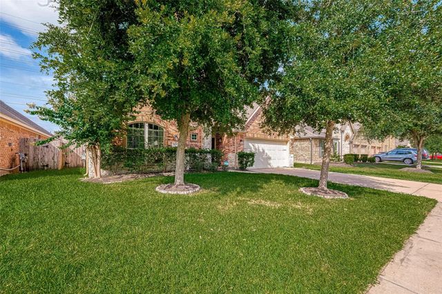 13606 Mooring Pointe Drive, Pearland, TX 77584