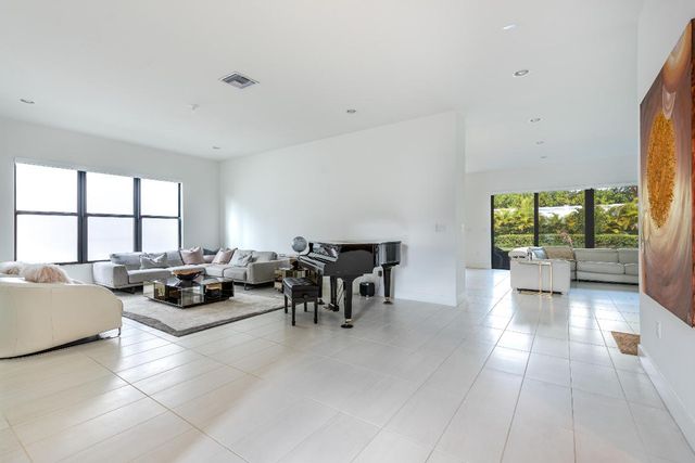 8131 Laurel Falls Drive, Boca Raton, FL 33496