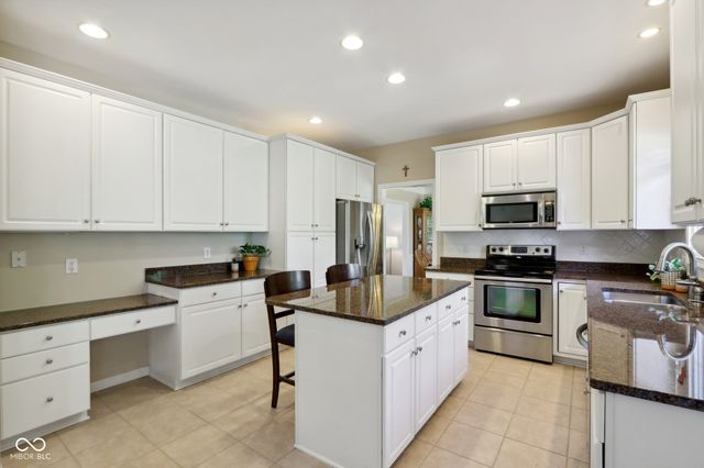 5762 Meadowlark Place, Carmel, IN 46033