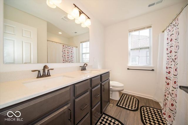 6887 Pine Vail Boulevard, Mccordsville, IN 46055